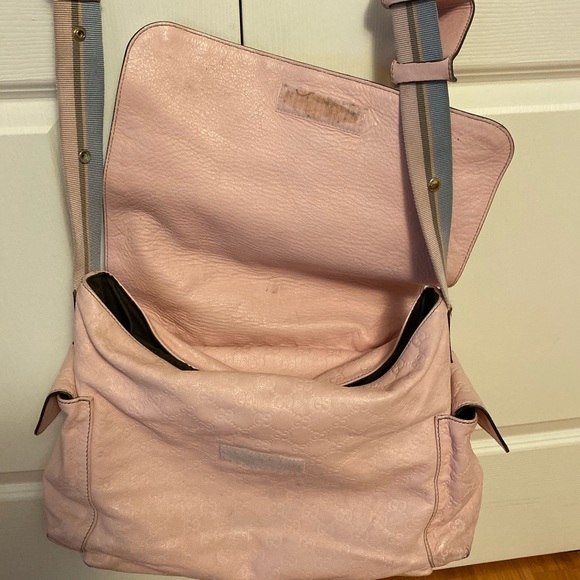 authentic Gucci leather daiper bag - Picture 5 of 9